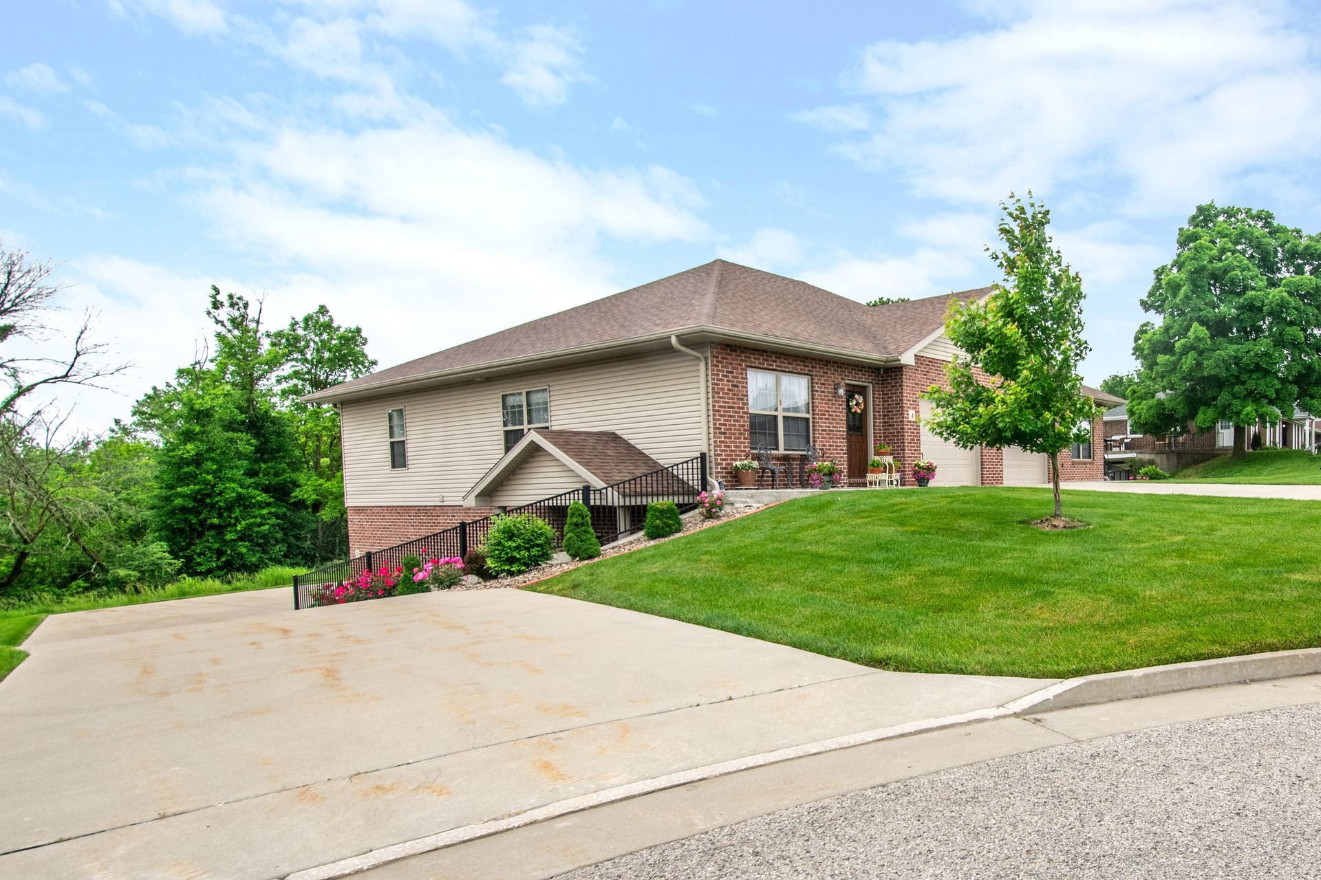 Brickyard Terrace Rentals in Jefferson City, MO, Combines Location, Modern Amenities, & a Clean Home