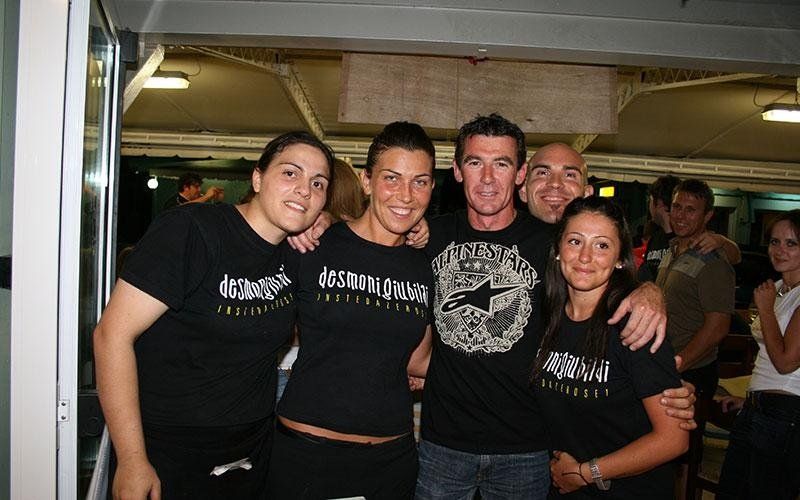 Gruppo di persone allegre