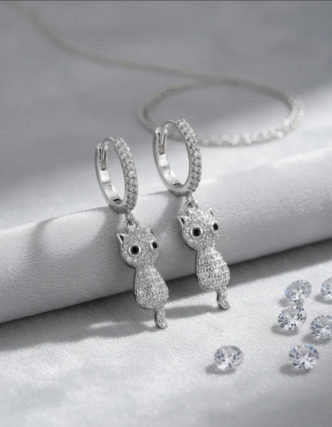 Aro Arito Cubano Huggies Gato Colgante Cubics