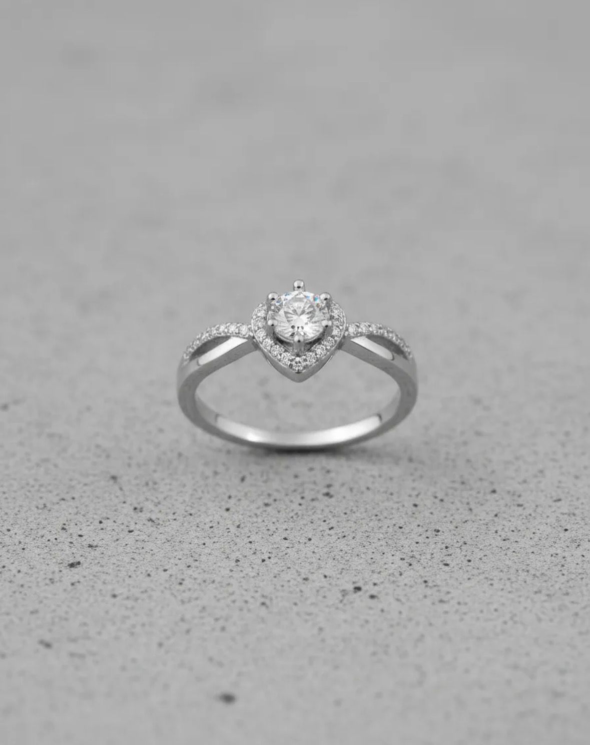 Anillo Solitario Corazón Compromiso Cubic Amor peso 2.60