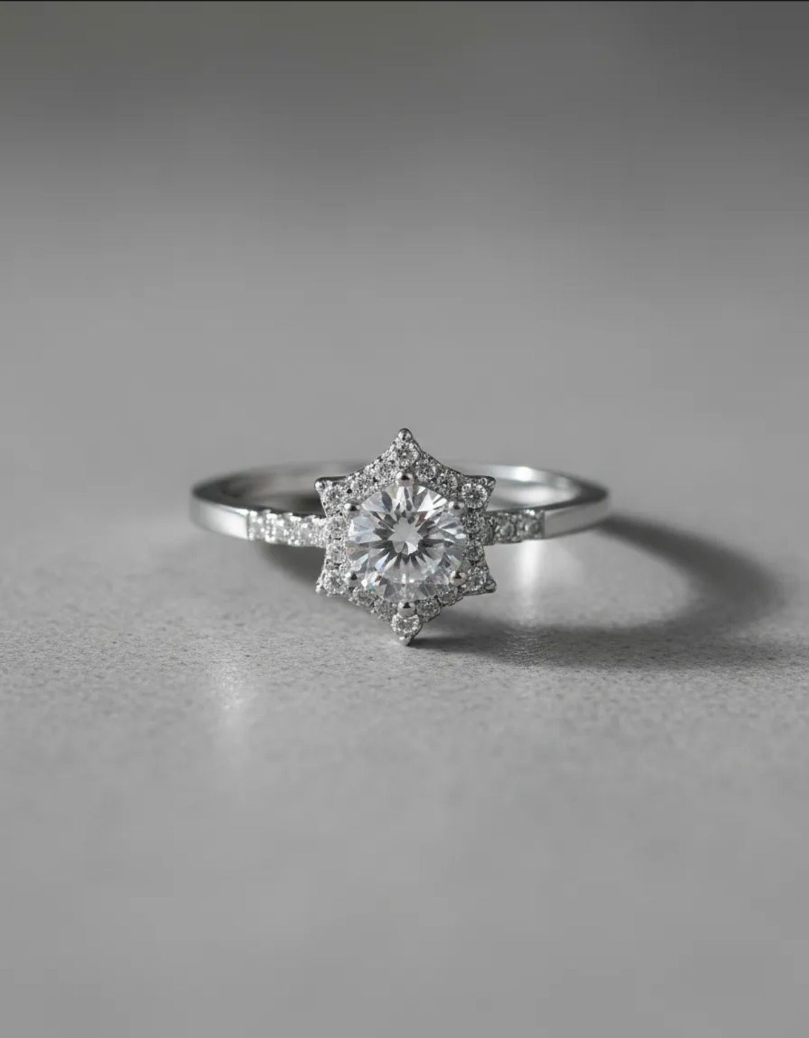 Anillo Solitario Estrella Compromiso Amor Cubic