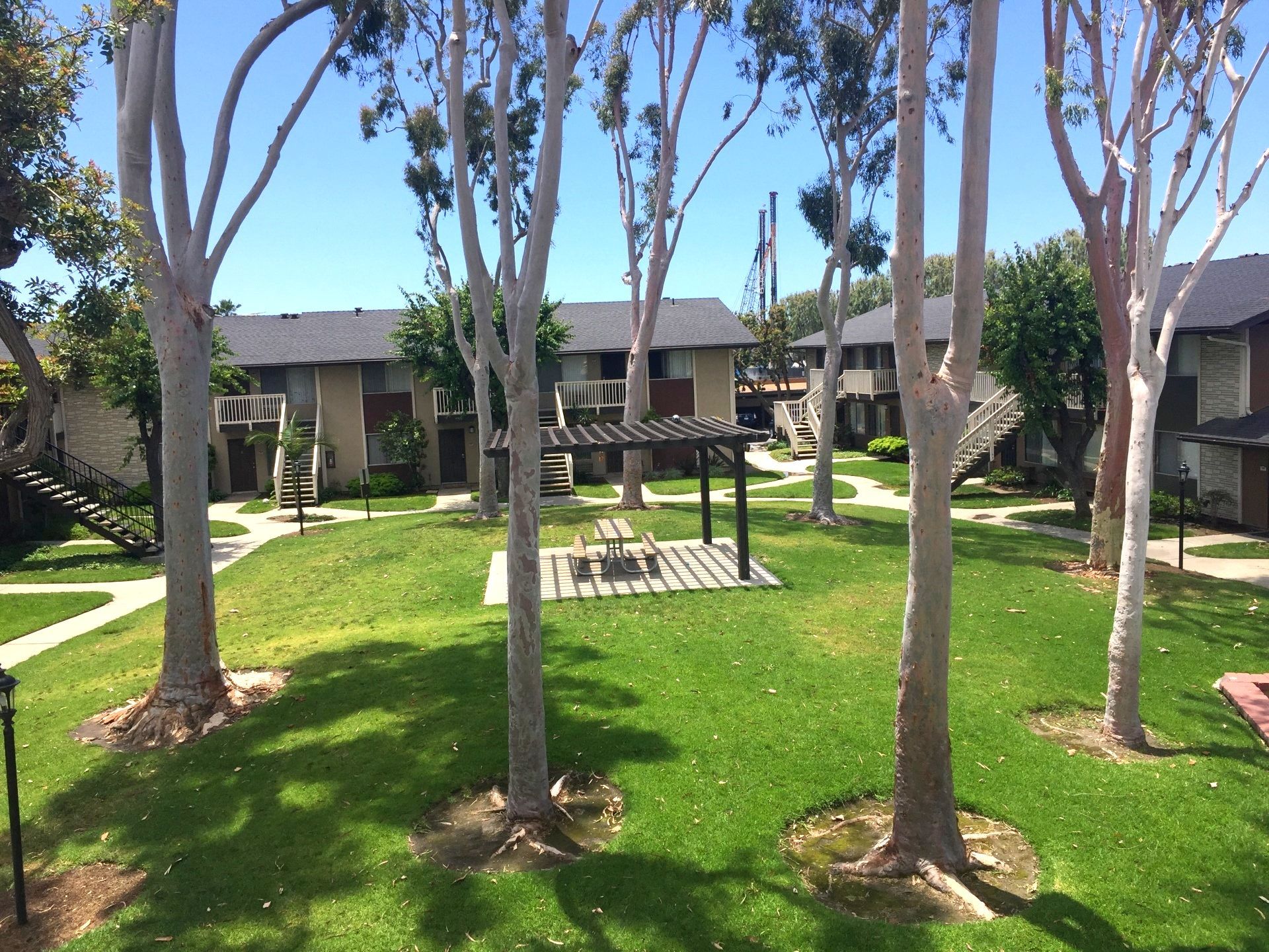 Exterior | Peppertree Apartments