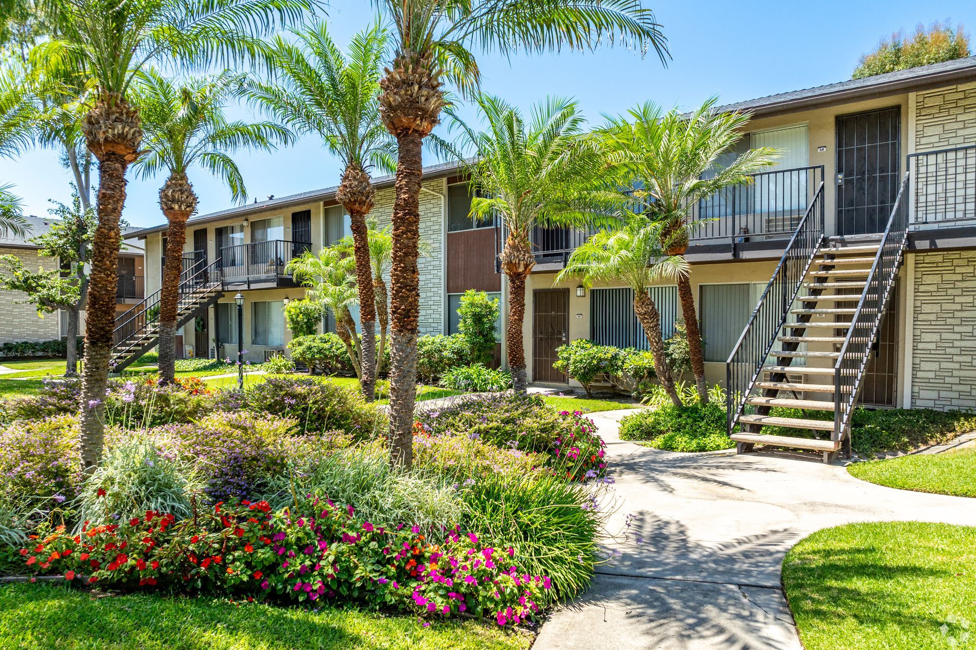 Exterior | Peppertree Apartments