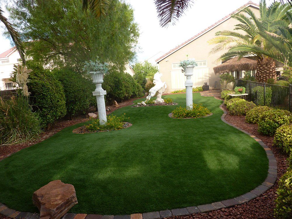 Desert Greenscapes installs artificial turf in Las Vegas
