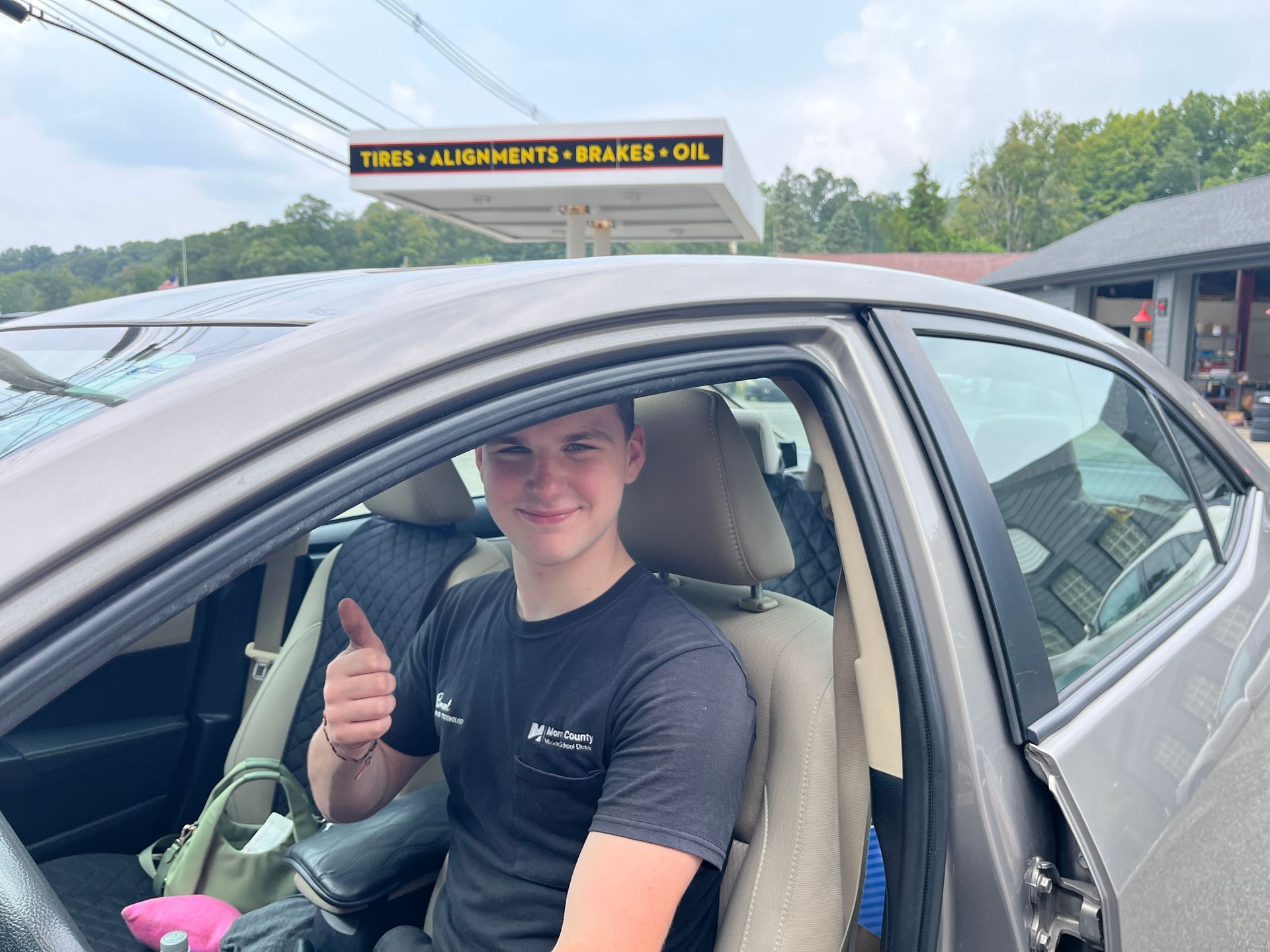 Off to college thumbs up 