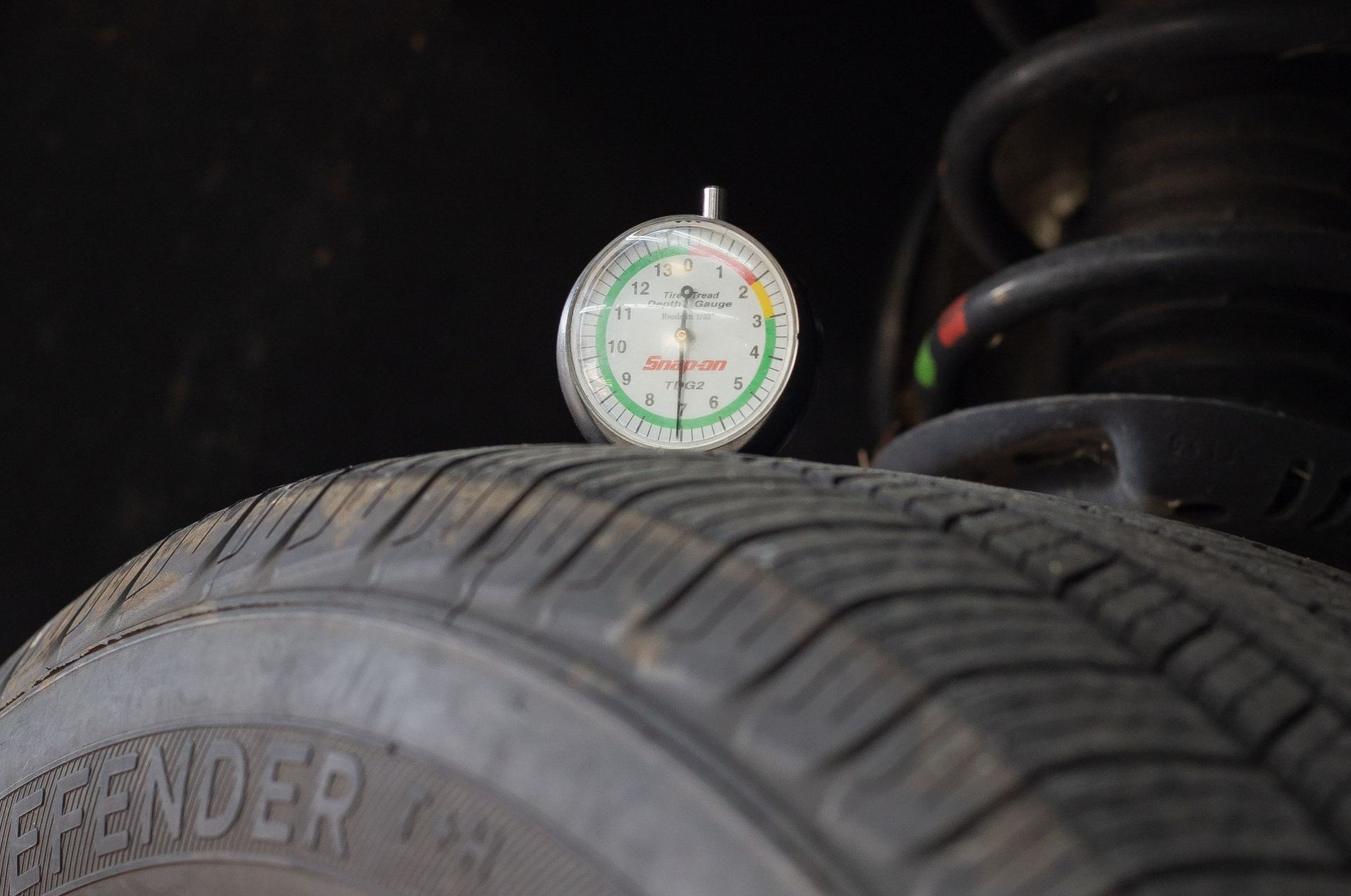 Tire tread gauge
