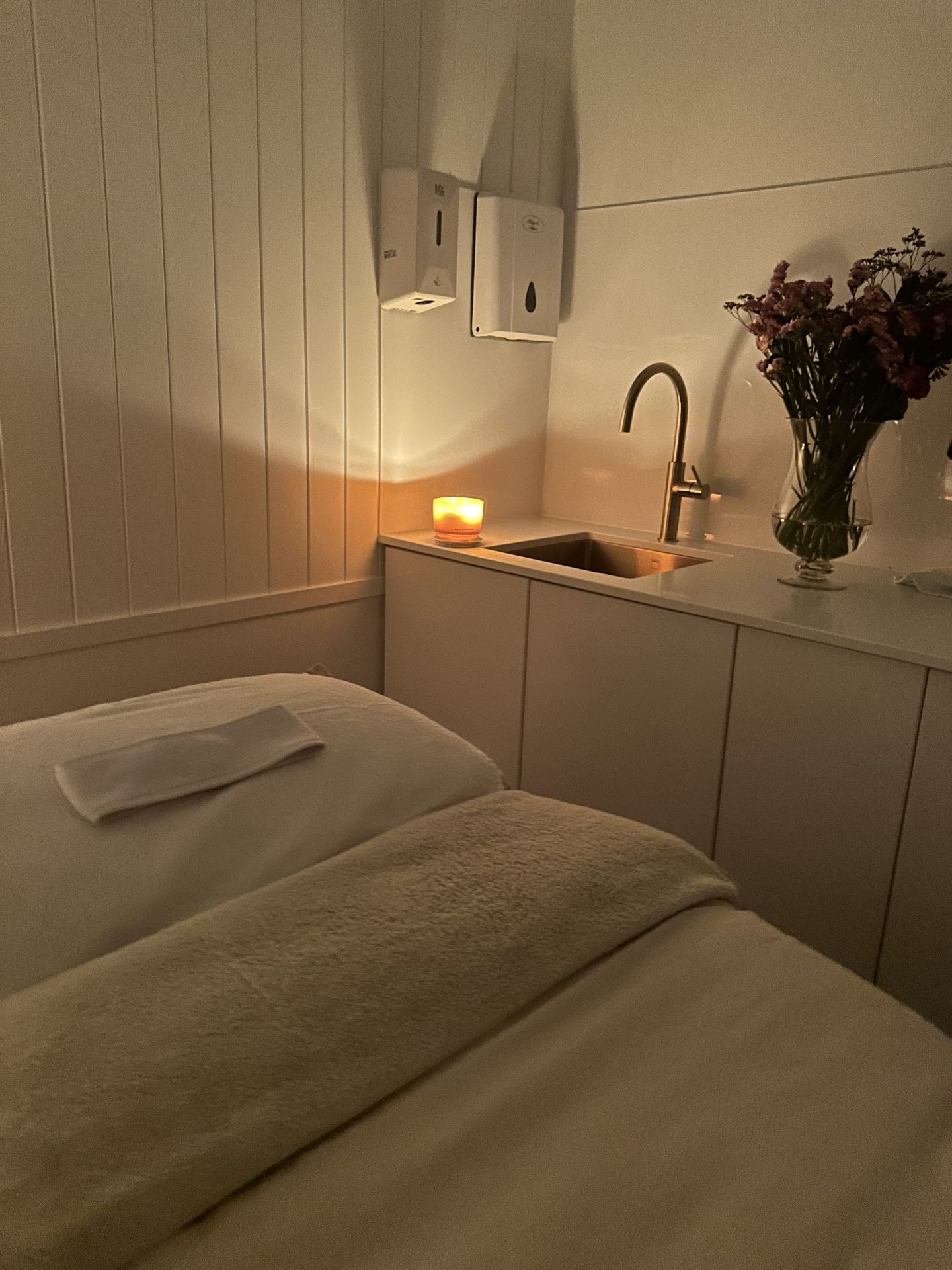 Woman Undergoing Red Light Therapy — Bombshell Body Bar In Meikleville Hill, QLD