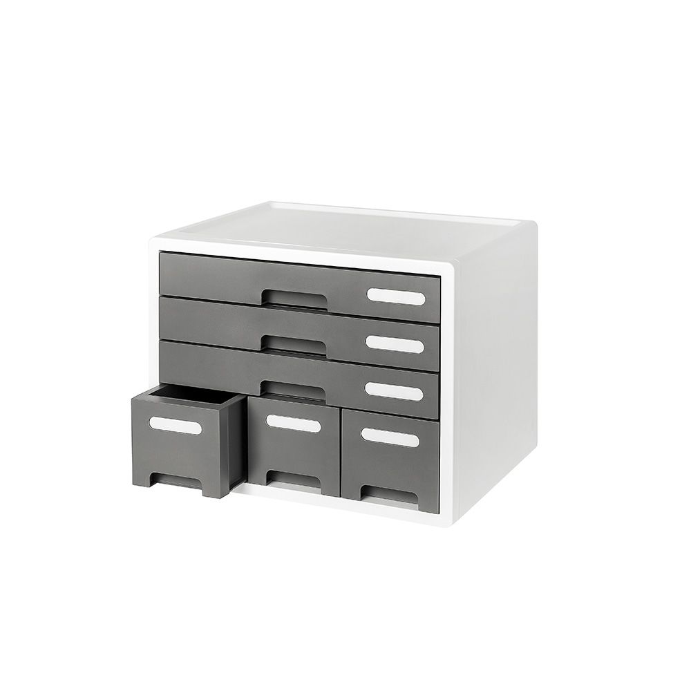 Un armario blanco con cajones grises sobre un fondo blanco.