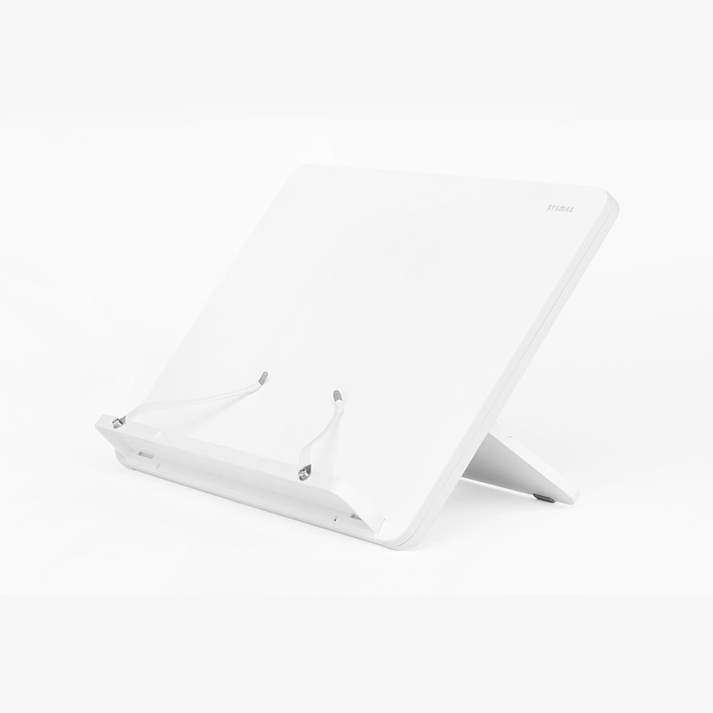 Um tablet branco está em cima de uma mesa branca.