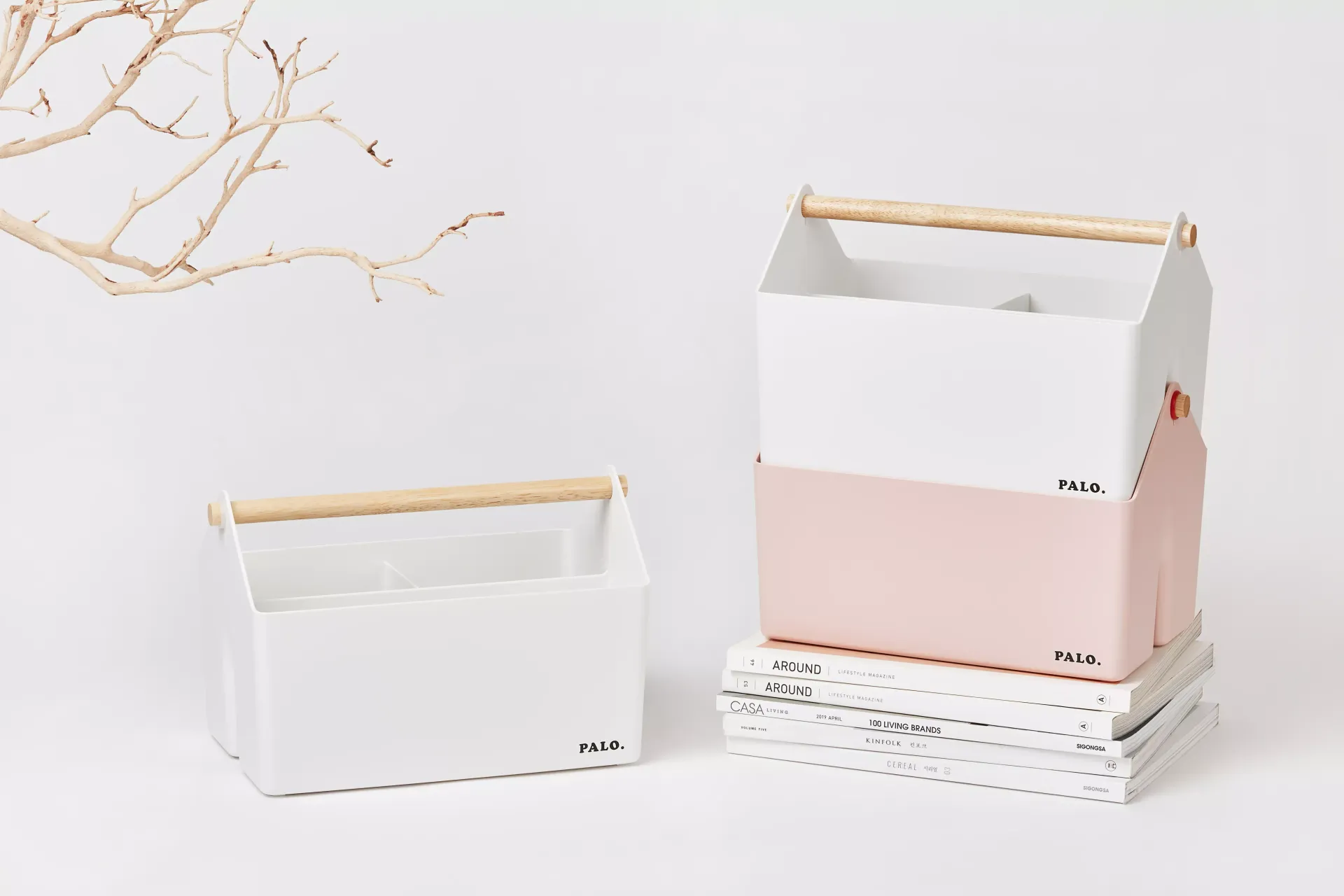 3 cestas organizadoras con asa de madera, dos blancas y una rosa, de Litem.