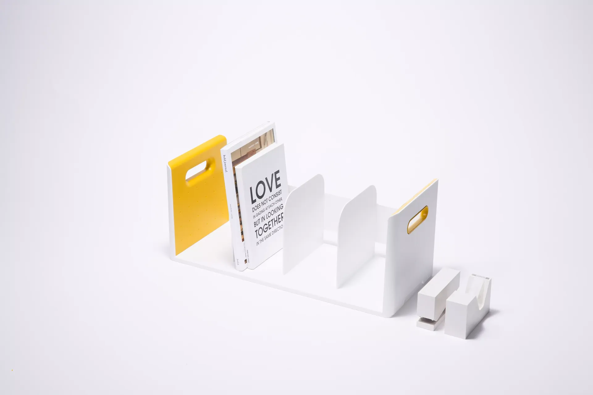 Organizador de libros amarillo y blanco de Litem con 2 libros