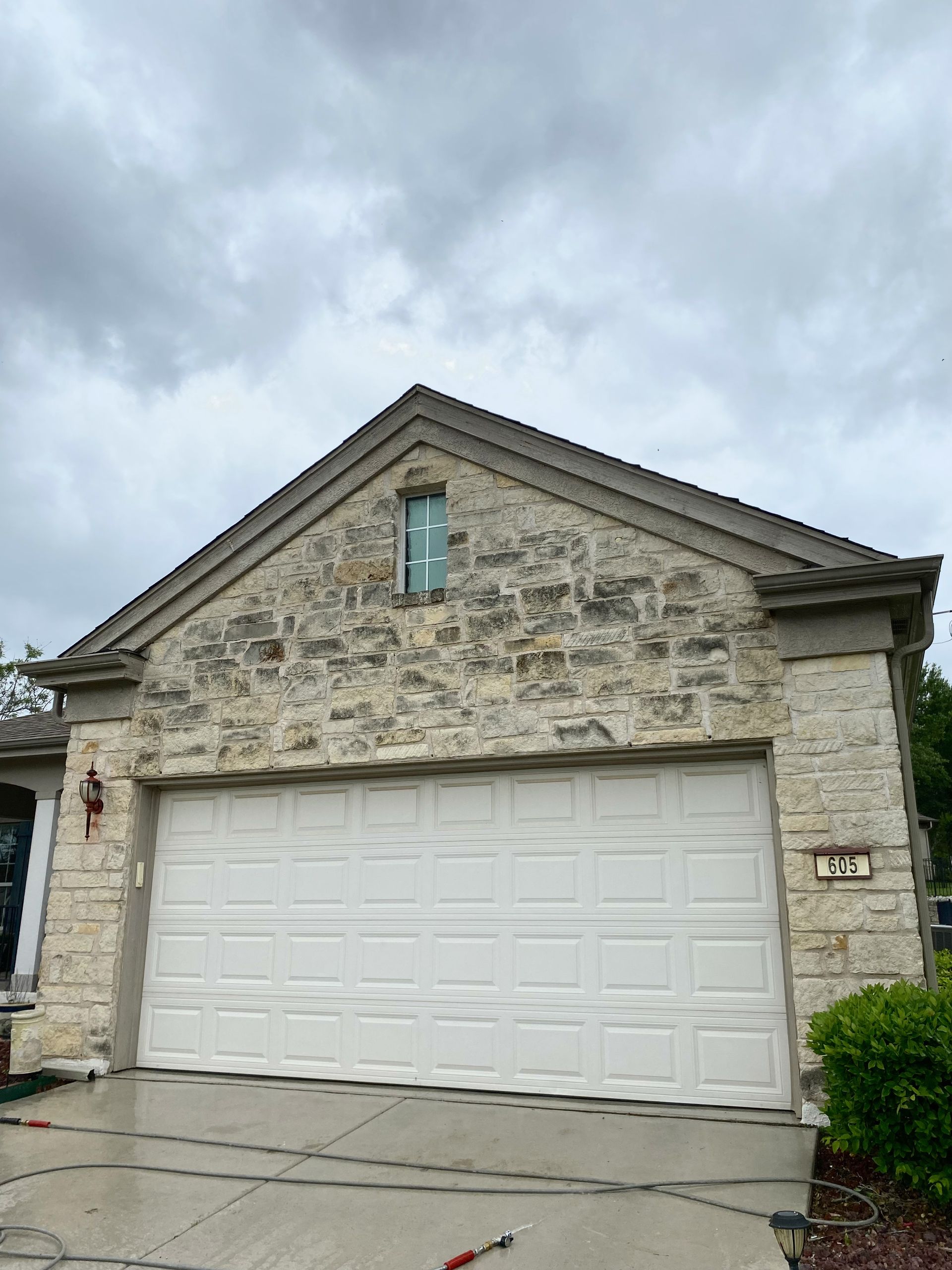 House Washing in Georgetown and Liberty Hill