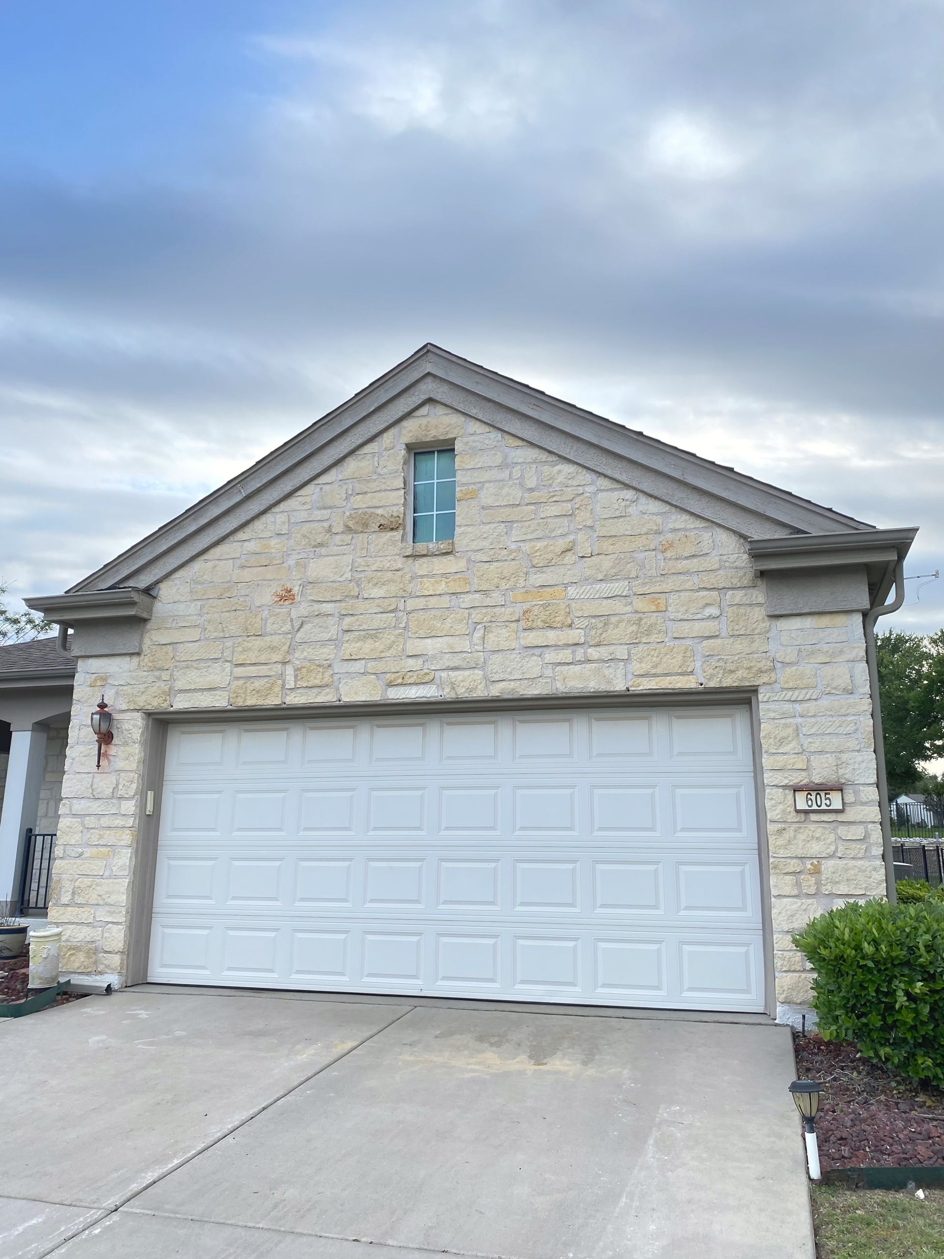 House Washing in Georgetown and Liberty Hill