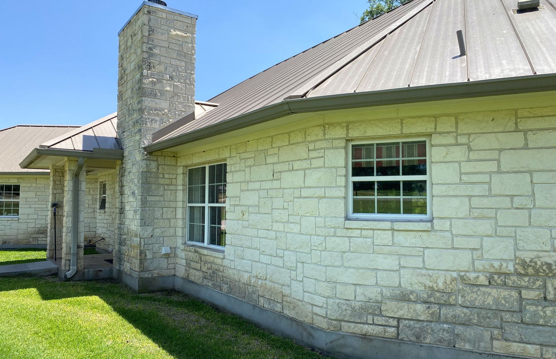 House Washing in Georgetown and Liberty Hill