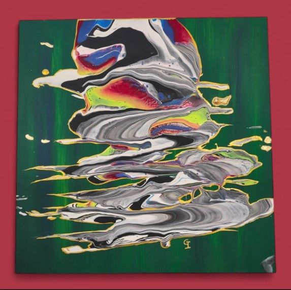 Un dipinto colorato su uno sfondo verde con uno sfondo rosso