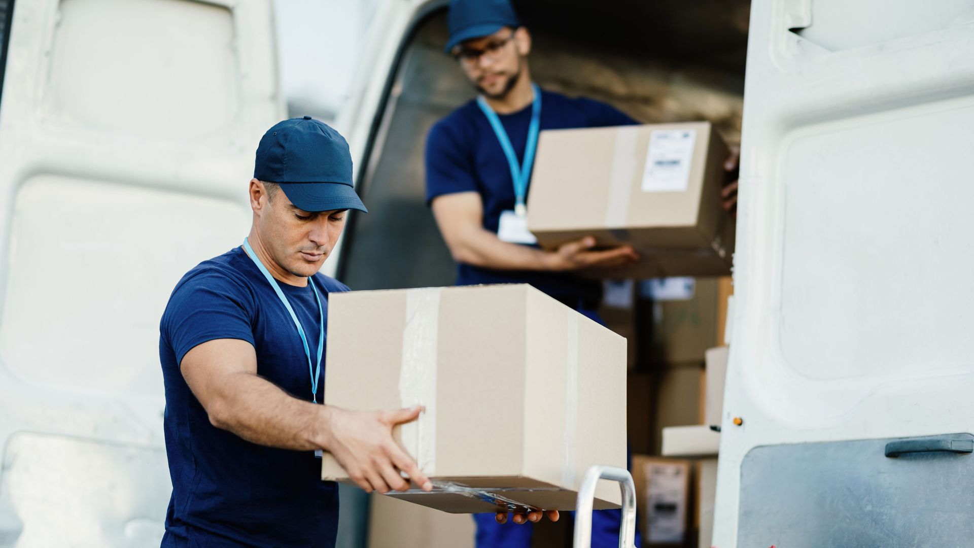 What are the benefits of a transportation management system for warehouses? 
