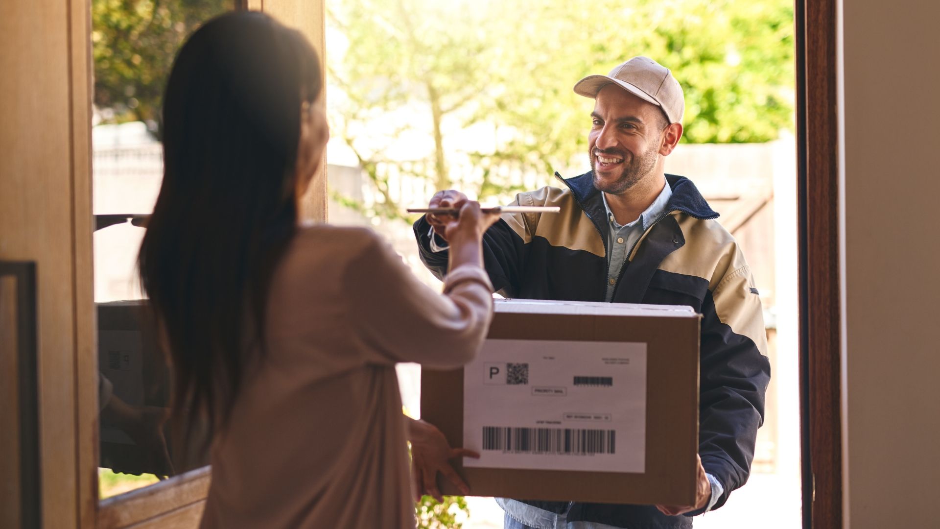 How do you know if your last-mile deliveries are up to scratch? Explore 10 KPIs to help 