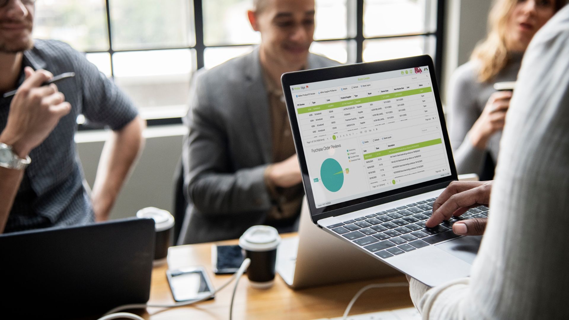 Do your reverse logistics procedures need a glow-up? Explore 5 concrete ways to keep customers 