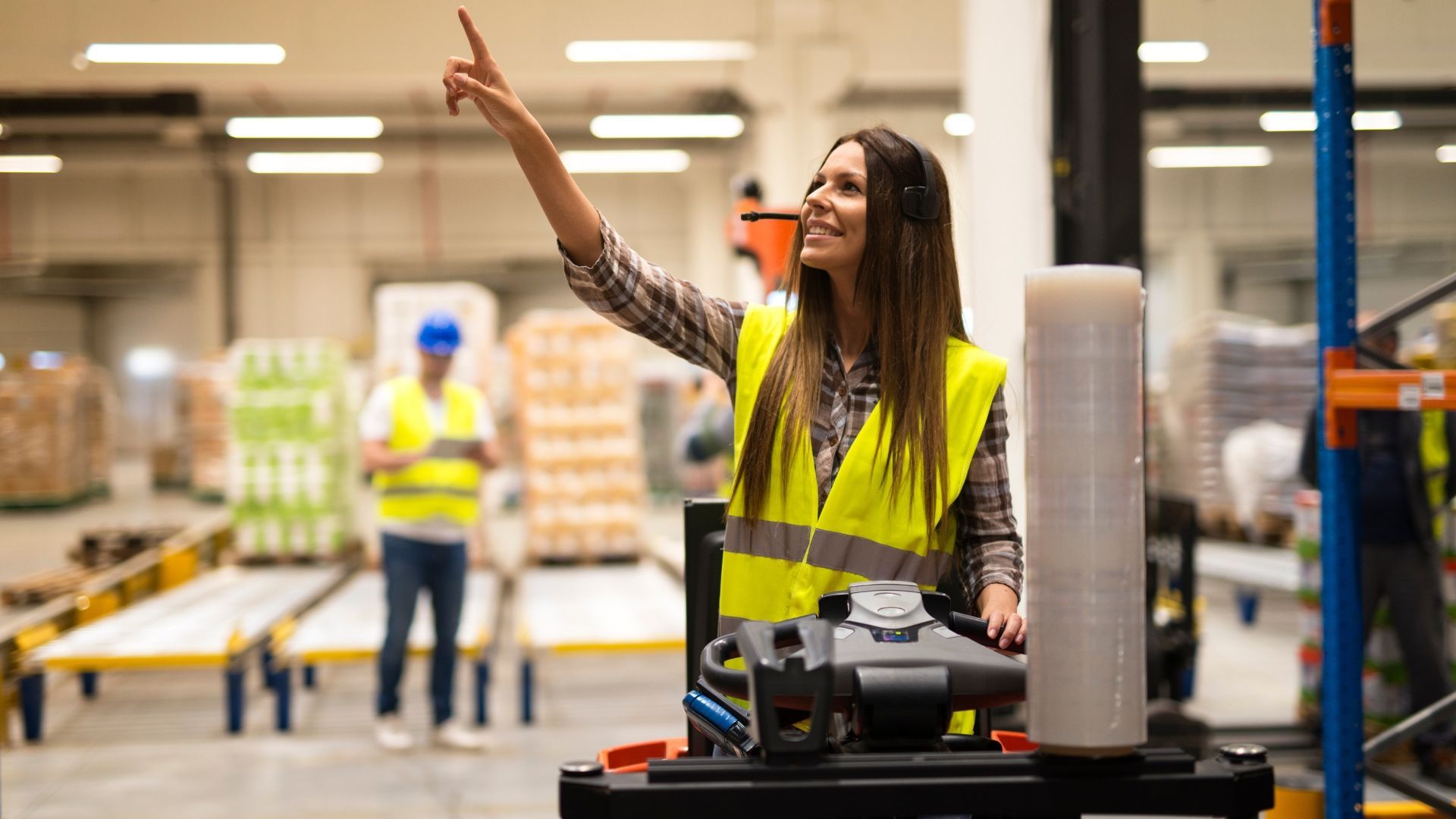 What are the differences between voice picking and RF picking and which is best for your warehouse? 