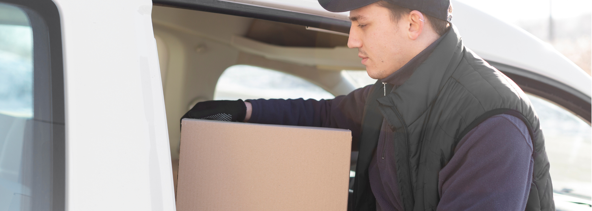 Picture of a delivery driver. 