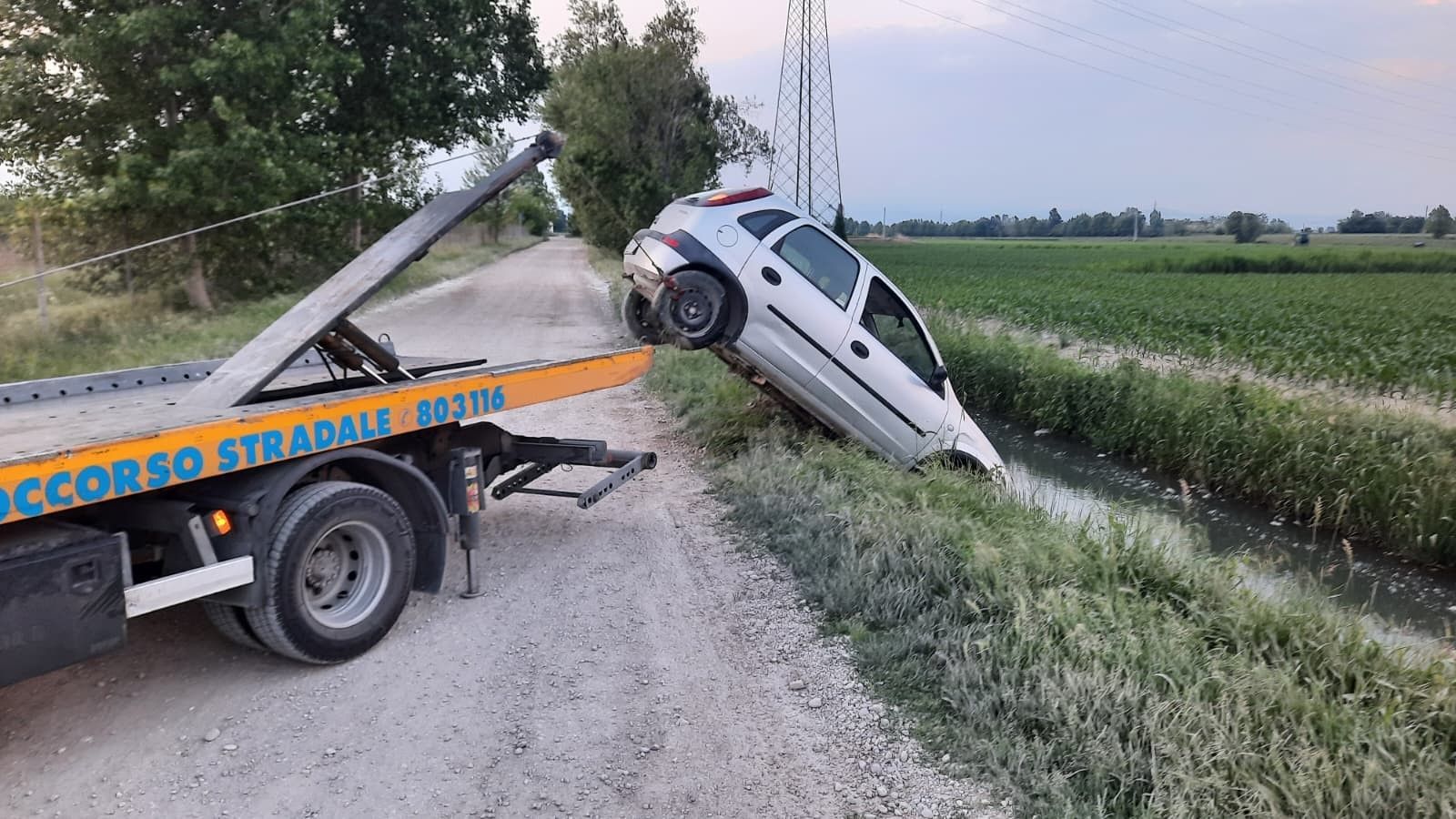 Soccorso stradale auto