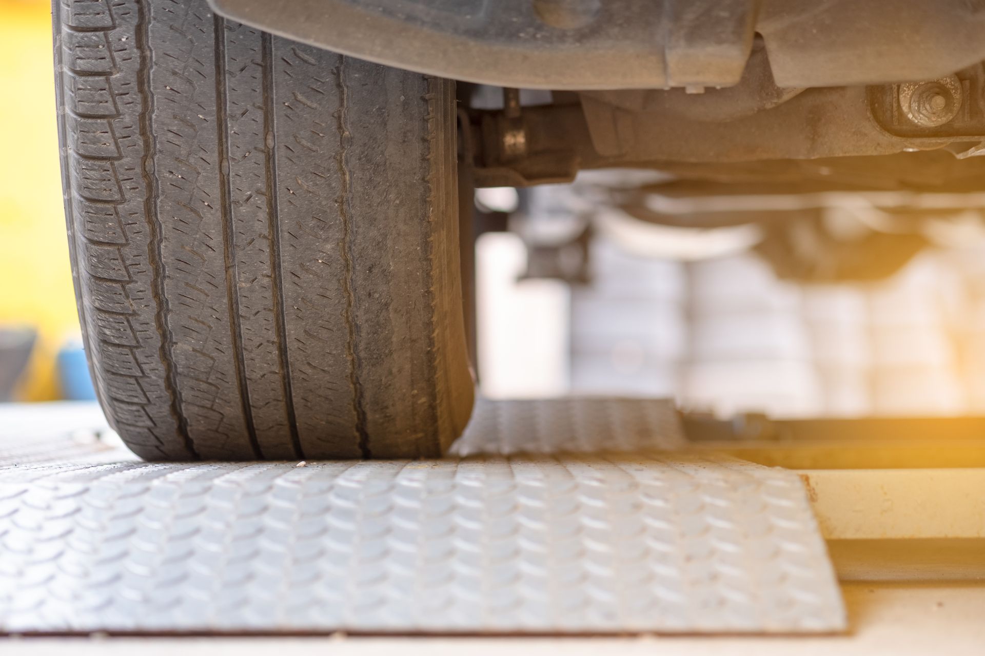 caricamento auto su carro attrezzi