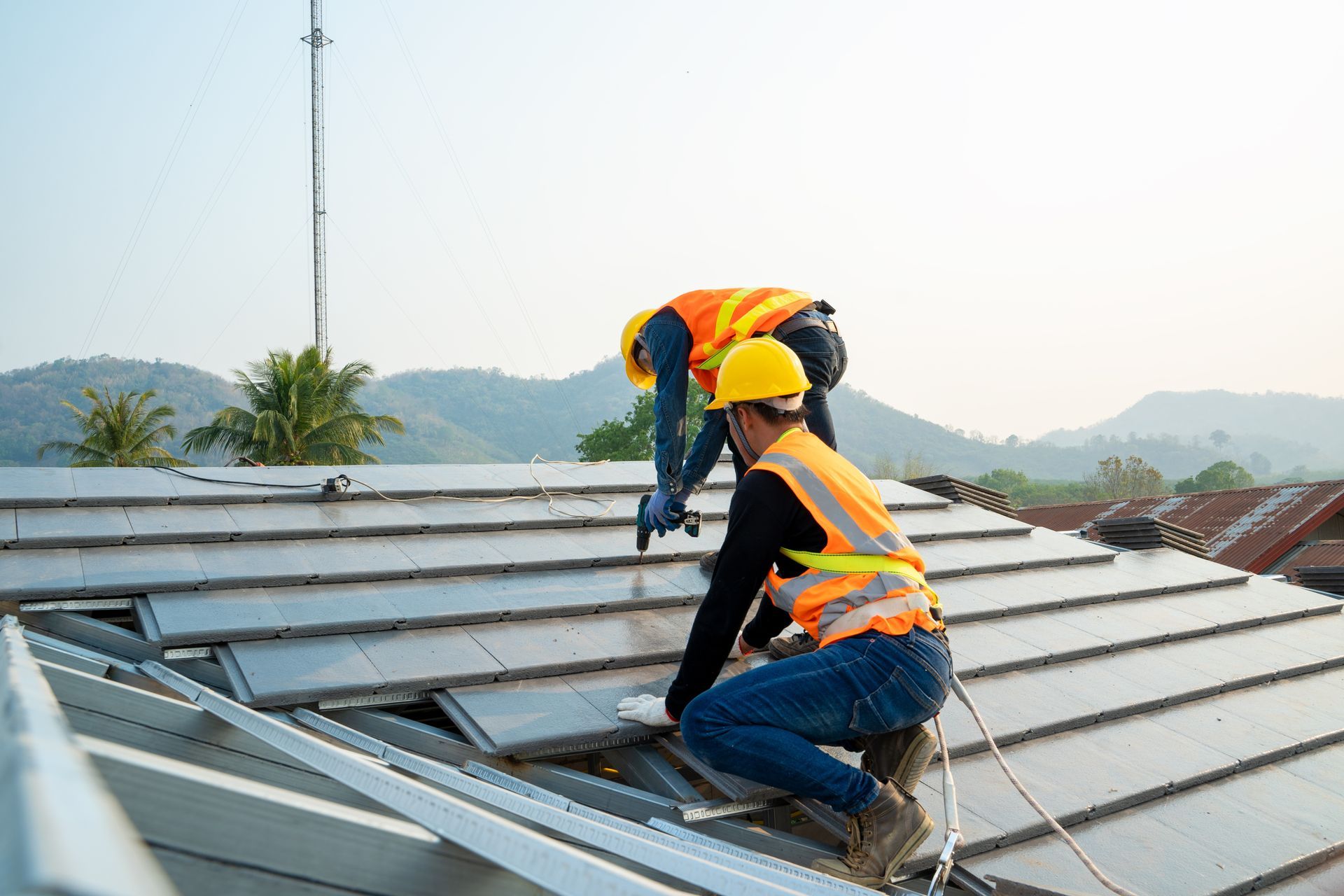 Flat Roofing Contractor — Commercial Building Flat Roof in Miami, FL Flat Roofing Contractor — Commercial Building Flat Roof in Miami, FL