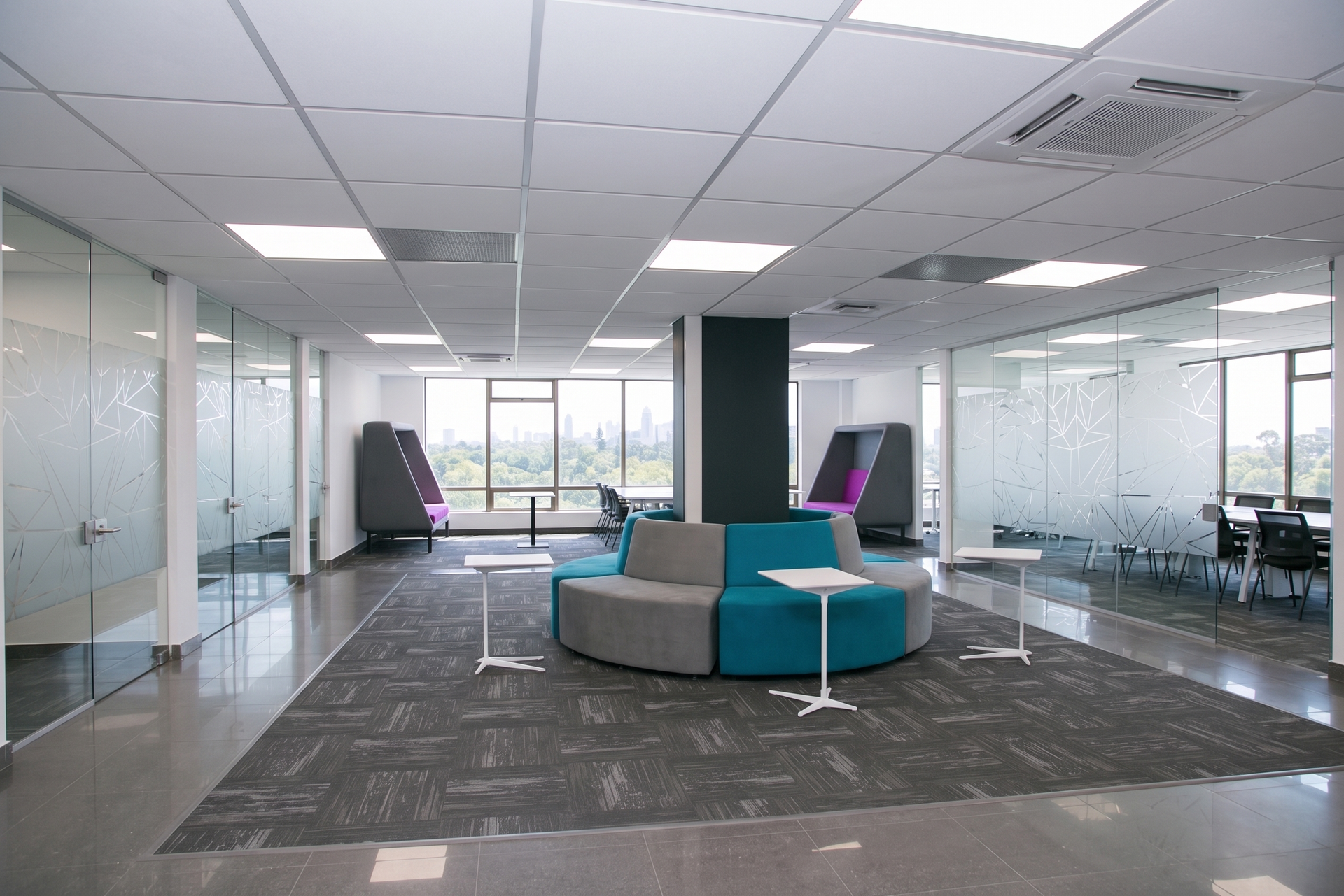 arquitectura interior en oficina administrativa