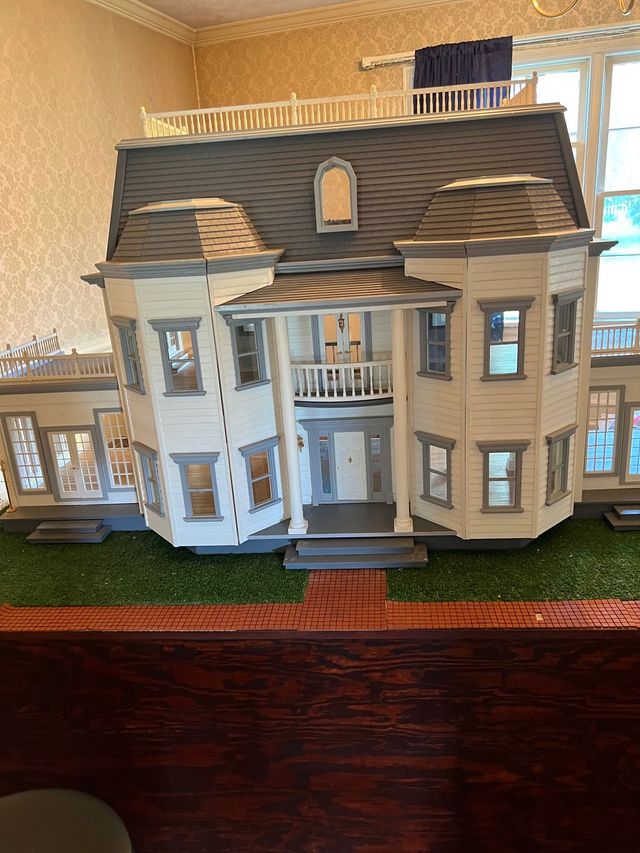 Foxhall manor dollhouse online