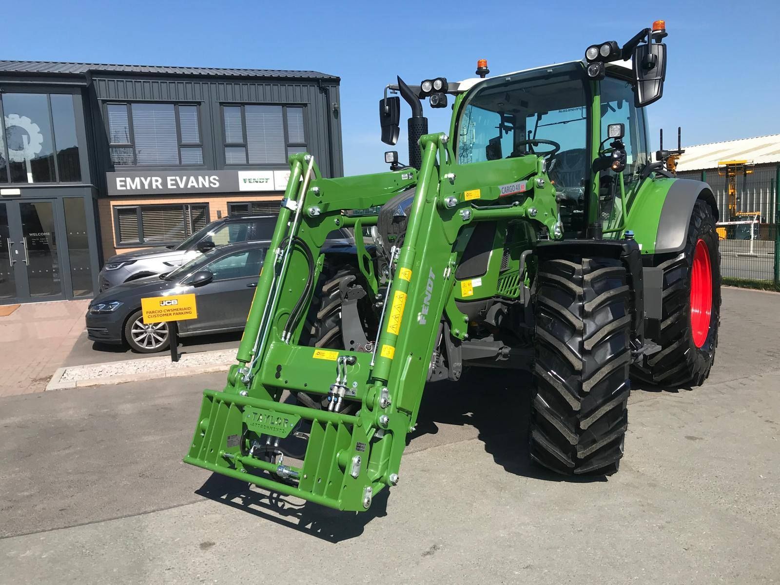 Fendt Loader With New Headstock