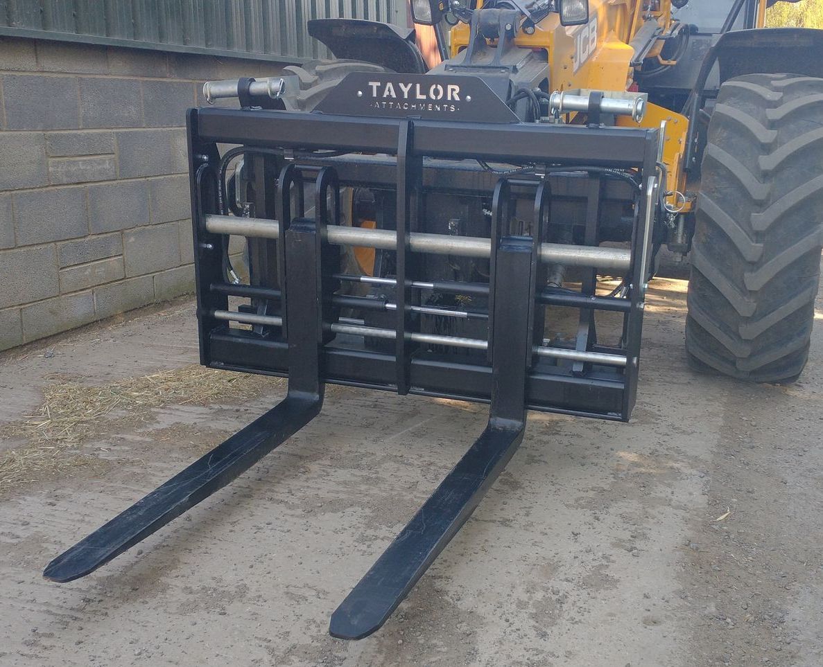 Floating Pallet Fork Frame Attachment