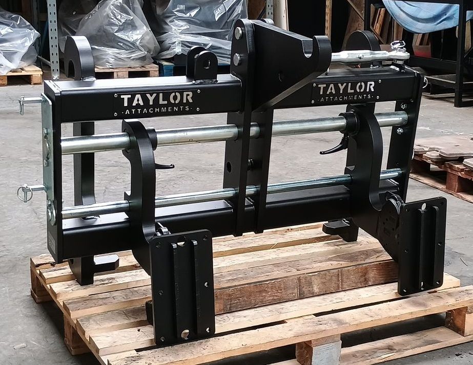 Taylor Attachments | 3 POINT LINKAGE ADAPTOR BRACKET