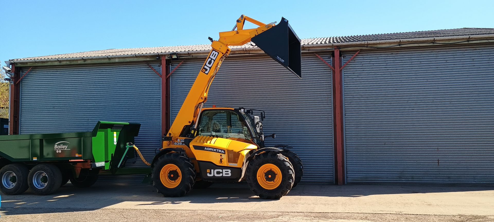 JCB With new Bucket