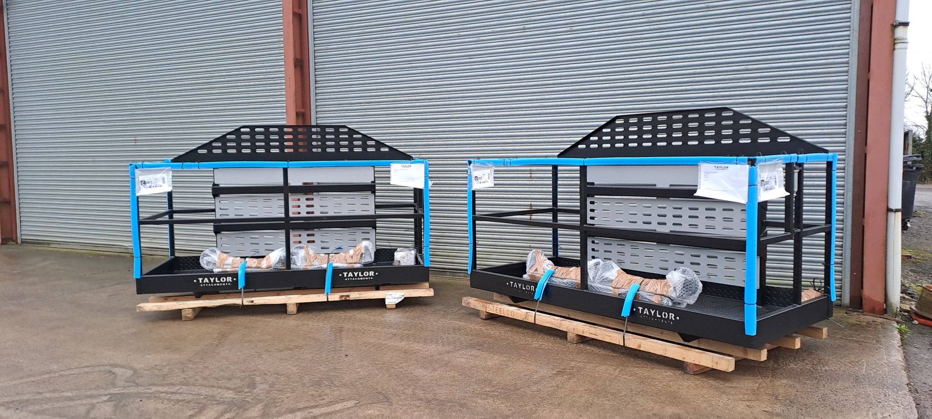 Brand new man baskets / man platforms