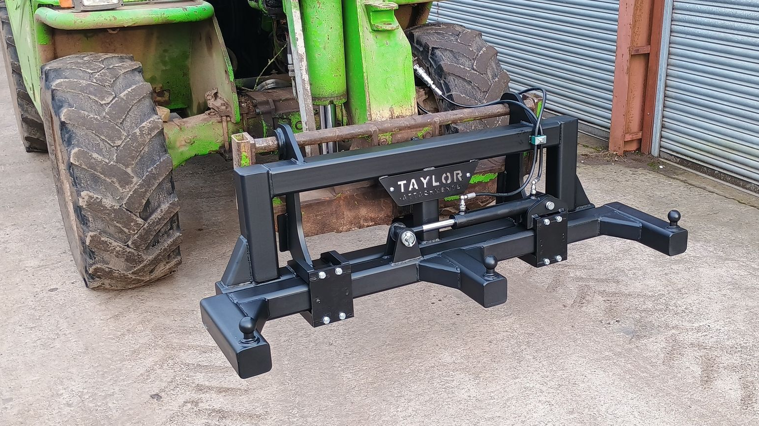 Towbar headstock for moving caravans, trailers etc