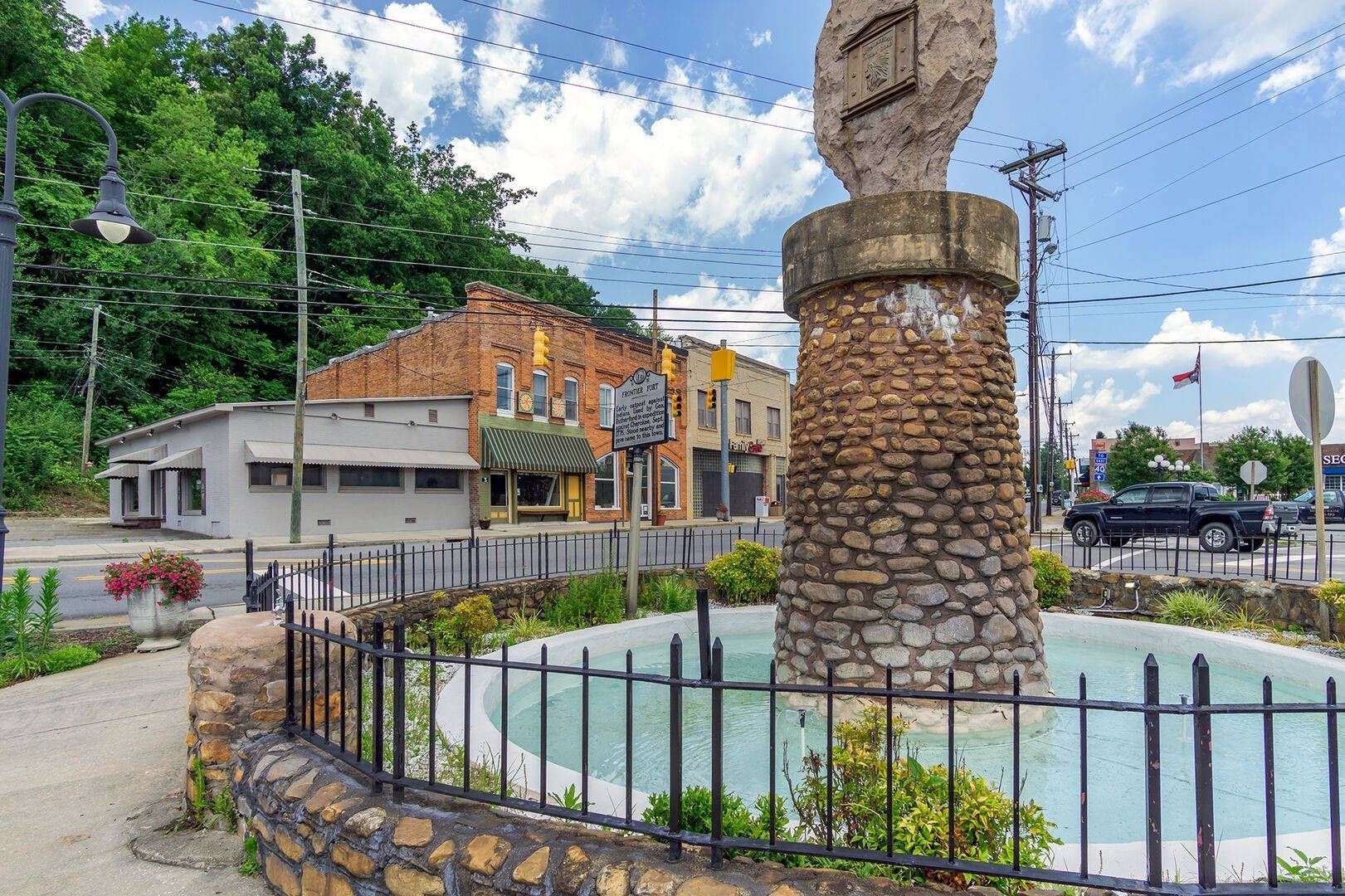 LaCroix Court Apartments