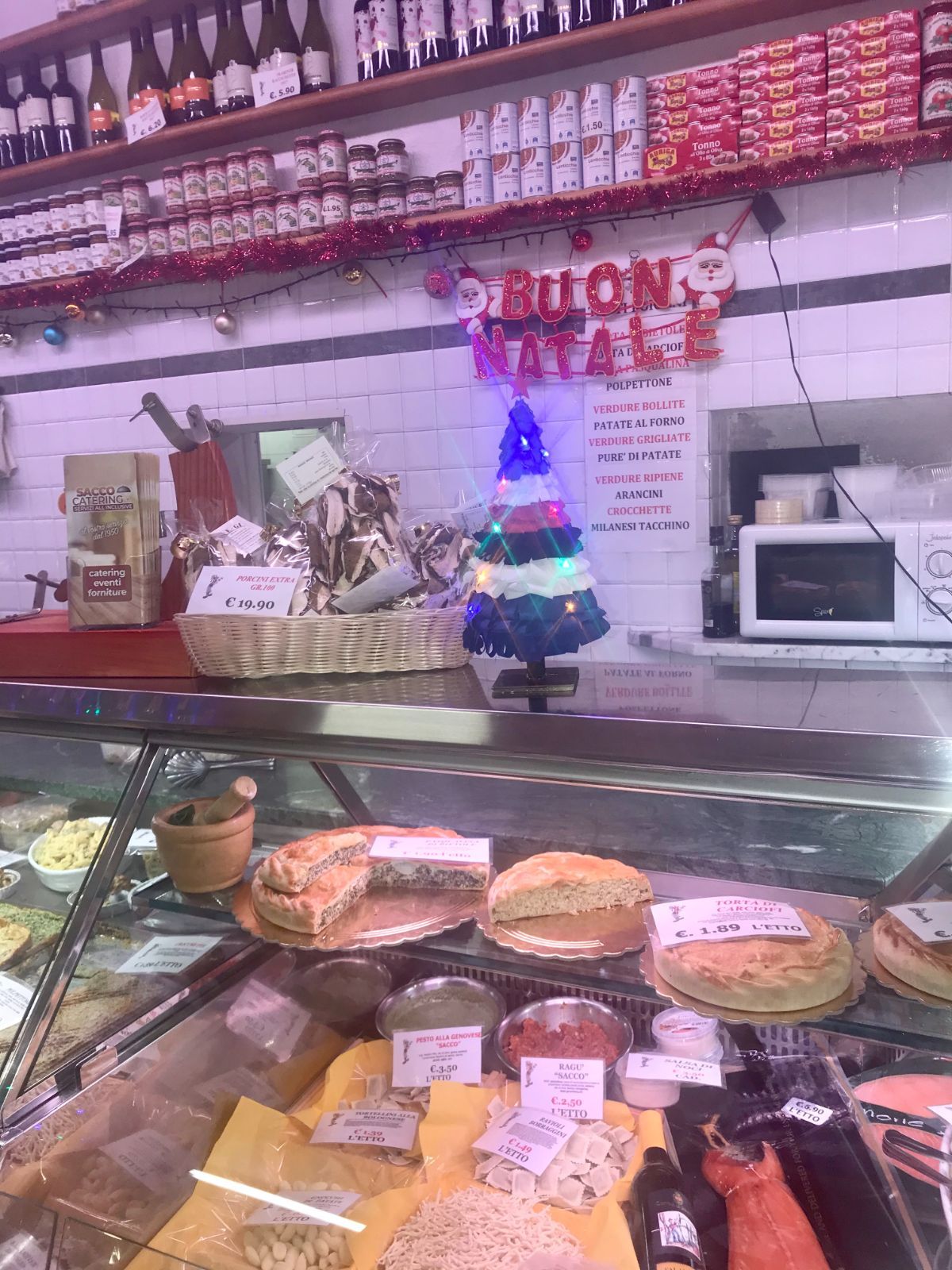 vendita di salumi e prodotti tipici genovesi