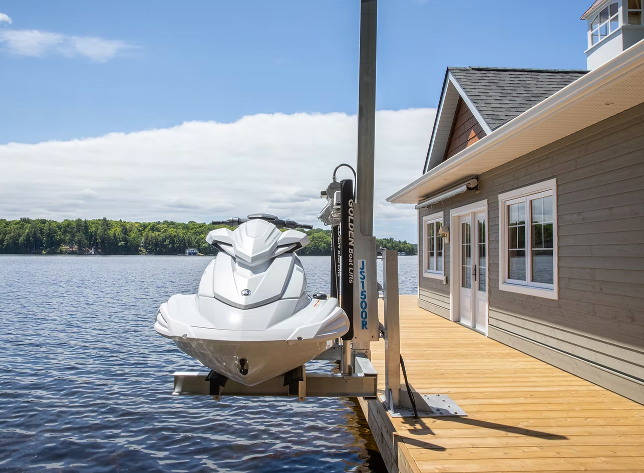 Golden Swinging Dock Mount Lift