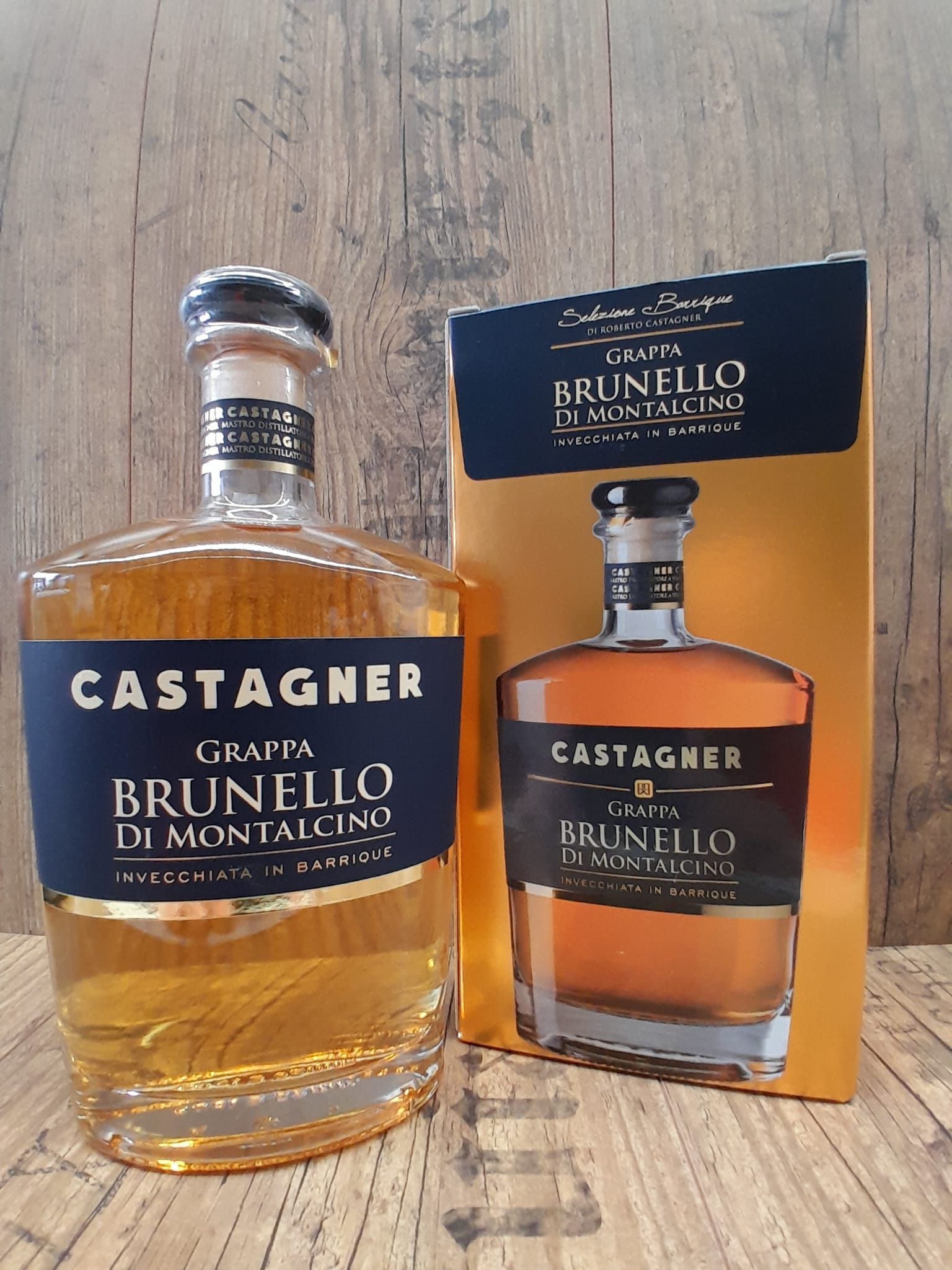 Una bottiglia di castagner brunello di montalcino