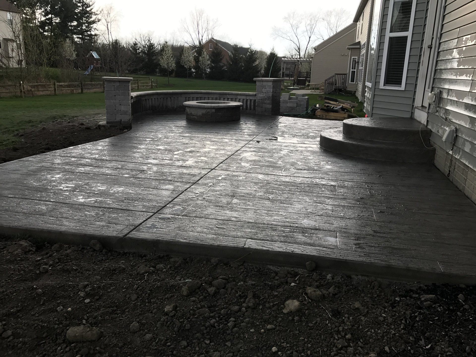 Backyard Lawn with Firepit Patio | Strongsville, OH | Bella Cement