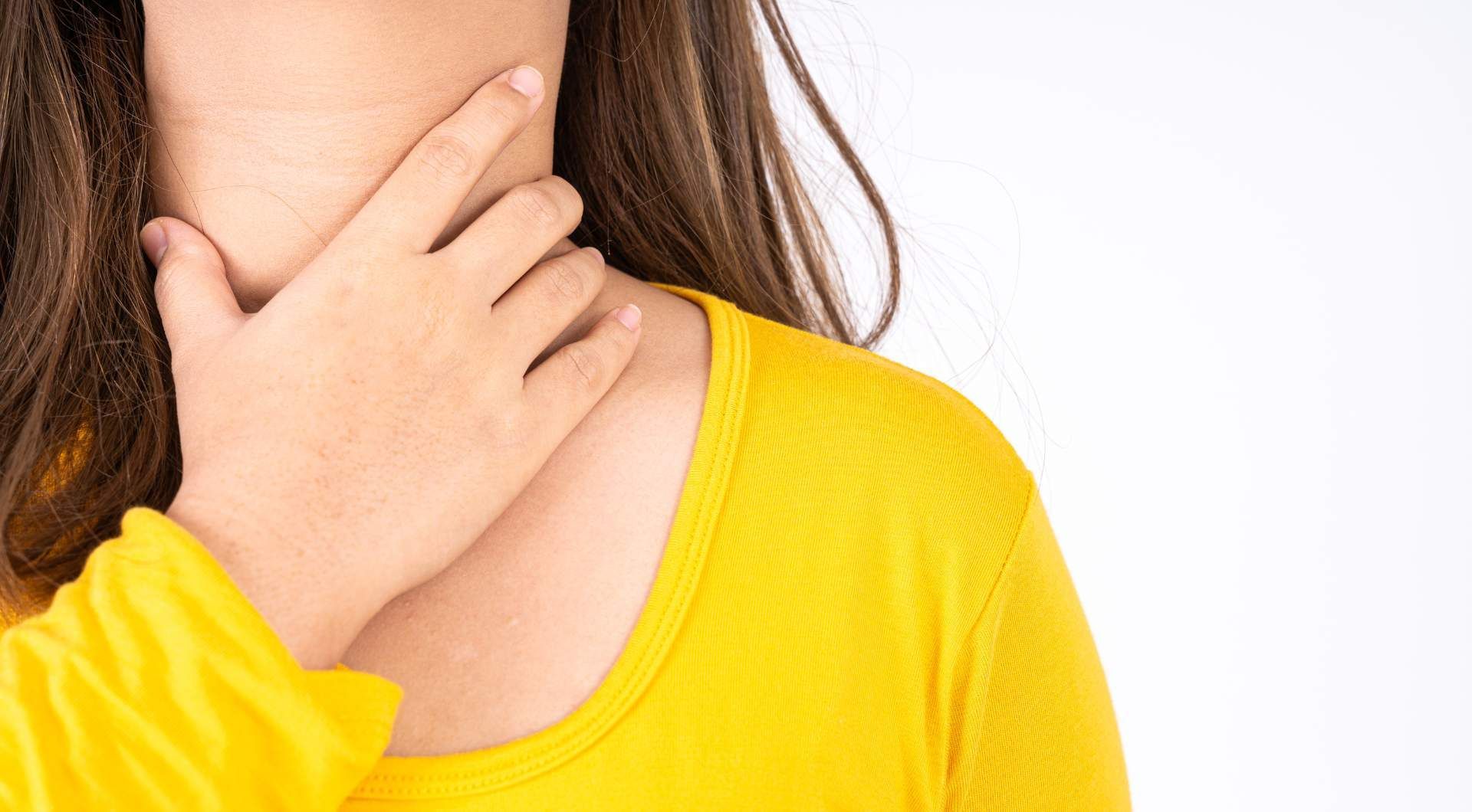 what causes hypothyroidism in females
