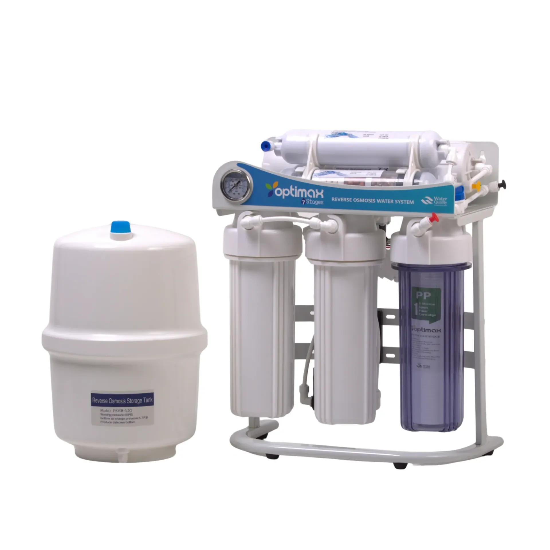 Système de filtration d'eau par osmose inverse avec réservoir de stockage.