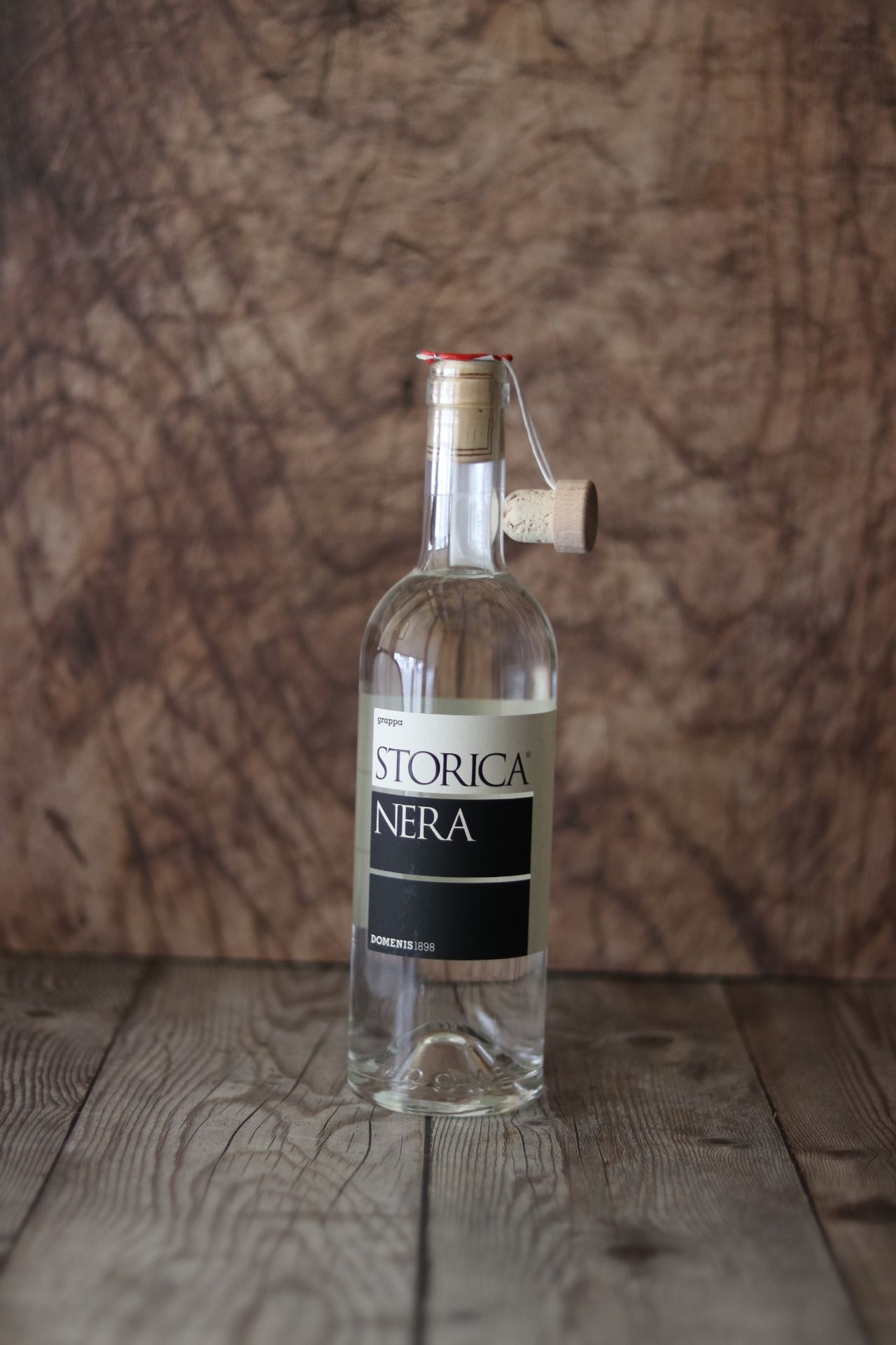 Bottiglia di grappa Storica nera Domenis