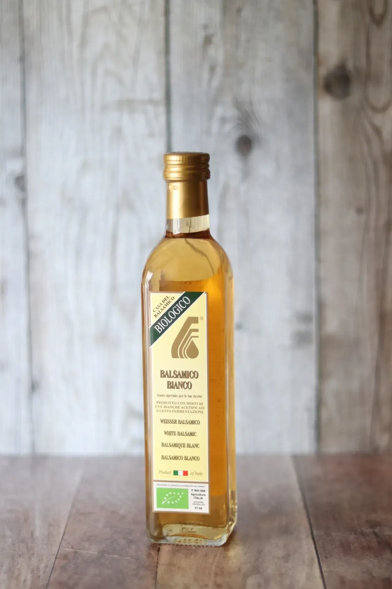 Bottiglia di aceto balsamico bianco