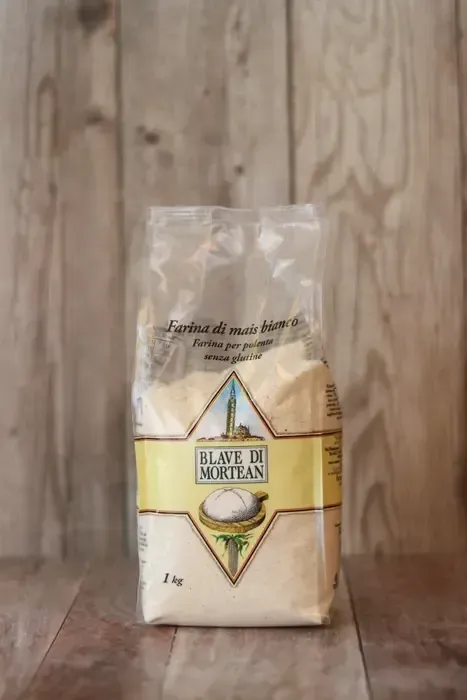 confezione di mais bianca