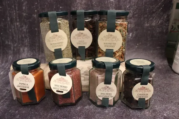 Vasetti di spezie ferri