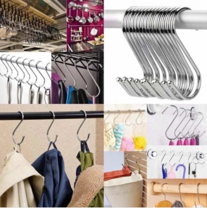 Varios ganchos metálicos en forma de S que cuelgan distintos artículos en varillas.