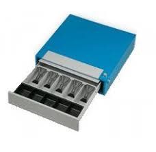 Cajón de caja registradora azul abierto, mostrando compartimentos para monedas y billetes.