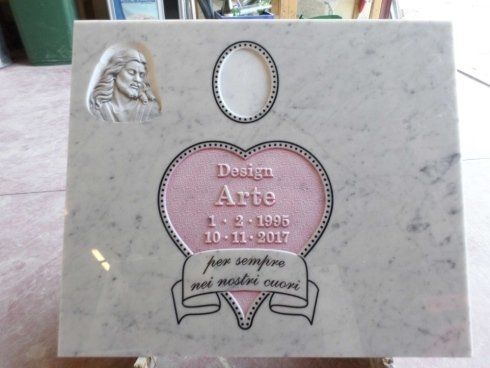 Creazioni funebri in marmo