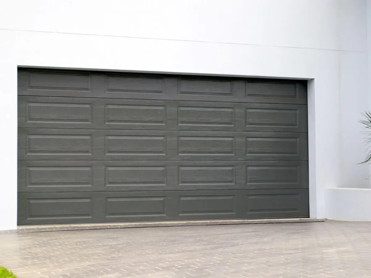House with Closed Garage Door — Hastings Garage Door Services in Port Macquarie